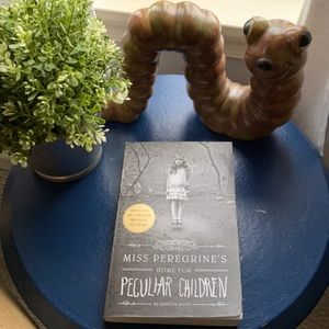Miss Peregrine’s Home For Peculiar Children - By: Ransom Riggs